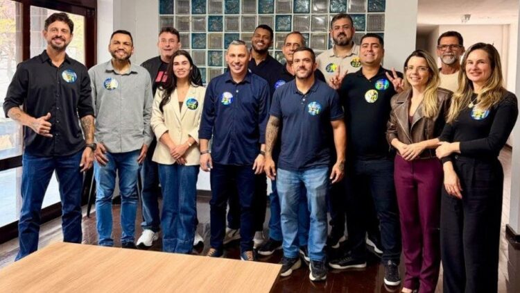 Bernard Tavares e 15 vereadores de Macaé (RJ) em apoio a Carlos Jordy (PL) | Foto: Reprodução/Instagram.
