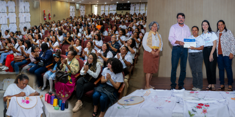 Bordado que gera renda e recomeços transforma a vida de mulheres em Quissamã.