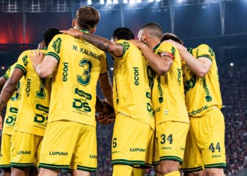Mirassol vence o Coritiba por 2 a 1 de virada, chega aos 28 pontos no Brasileirão e mantém o Vasco dentro da zona de rebaixamento.
