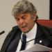 Luiz Fux é sorteado relator de ação que pede registros de entrada e saída do Senado de Viviane Barci, Daniel Vorcaro e outras pessoas.