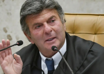 Fux suspendeu os efeitos de decisão de Dino e restabeleceu ordem do TSE sobre posts envolvendo Nossa Senhora Aparecida. Entenda o caso.
