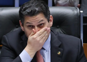 STF dá 10 dias para Senado informar registros de entrada e saída de oito pessoas desde 2019, incluindo Viviane Barci, Vorcaro e Lulinha.