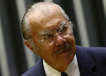 José Sarney, de 96 anos, segue internado no Hospital Sírio-Libanês para tratar pneumonia bacteriana. Segundo o hospital, quadro permanece estável.