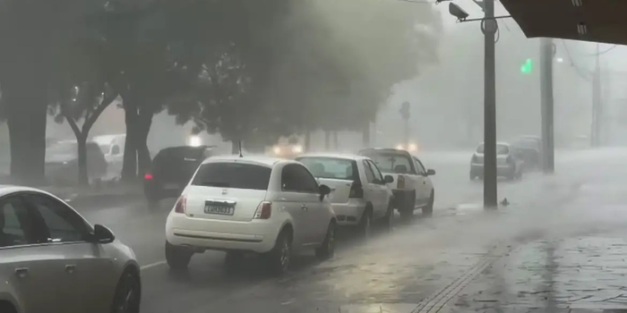 Ciclone extratropical e massa de ar frio provocam chuva e queda de temperatura no Centro-Sul, enquanto calor segue forte no Norte e Nordeste.