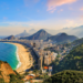 Ministério do Turismo realiza pesquisa nacional com 22,5 mil entrevistas para conhecer hábitos, gastos e preferências de turistas no Brasil.