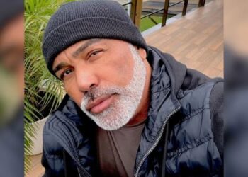 Cantor Rick, da dupla com Renner, morre aos 59 anos em queda de helicóptero em Santa Catarina. Bombeiros confirmaram cinco mortes no acidente.