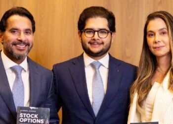 O desembargador Newton Ramos, do TRF-1, e sua esposa, a advogada Camilla Ramos, cujo escritório firmou contrato com o Banco Master prevendo honorários de até R$ 427 milhões.