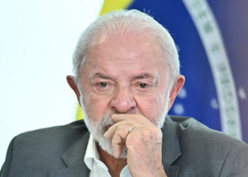Lula cobra transparência do STF e da PGR diante da crise no Judiciário e afirma que nenhuma autoridade pode usar o cargo em benefício pessoal.