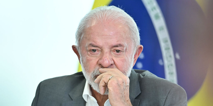 Lula cobra transparência do STF e da PGR diante da crise no Judiciário e afirma que nenhuma autoridade pode usar o cargo em benefício pessoal.