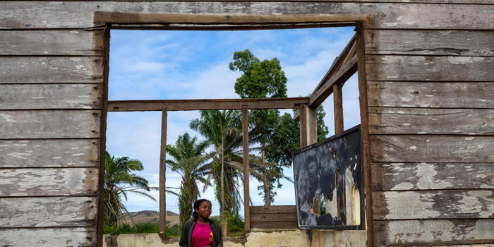 Brasil teve ao menos 745 mil estudantes com aulas prejudicadas pelo clima em 2025; relatório global do Unicef aponta 171 milhões afetados.