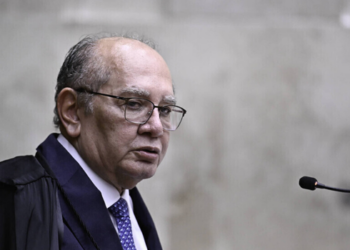 STF discute mudança interna após desdobramentos do caso Vorcaro, enquanto seguem as disputas sobre relatório da Polícia Federal.