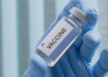 Fiocruz prepara estudo clínico de vacina brasileira de RNA mensageiro contra a Covid-19 com participação prevista de 90 voluntários.
