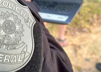 Polícia Federal cumpre 49 mandados na Operação Make Up, que investiga suspeitas de desvio de emendas e possíveis repasses ligados ao filme “Dark Horse”.