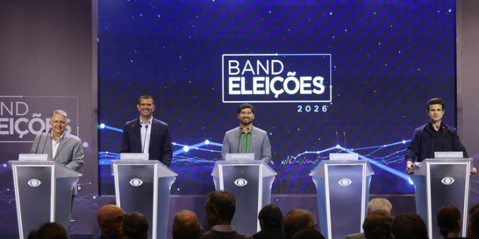 Debate da TV Globo reúne candidatos ao governo do Rio às vésperas do primeiro turno das Eleições 2026.