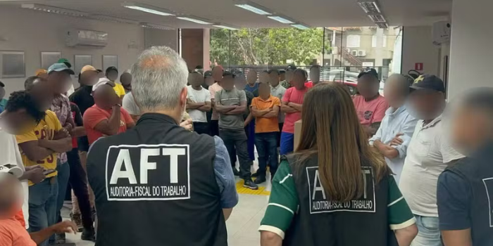 Fiscalização encontra 67 trabalhadores em situação degradante no setor de cana-de-açúcar em Cabo Frio.