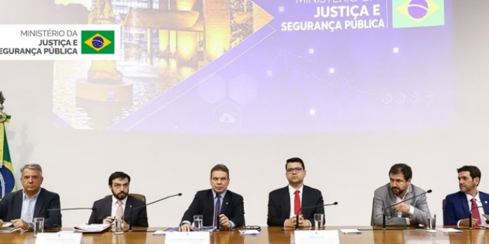 Anatel recebe pedidos para derrubar milhares de sites ligados a bets enquanto proibição é contestada no Supremo.