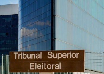 Entenda o julgamento do TSE sobre postagens envolvendo Nossa Senhora Aparecida, Flávio Bolsonaro e liberdade de expressão.