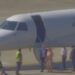 Alexandre de Moraes e Viviane Barci de Moraes desembarcam de jatinho executivo no Aeroporto Santos Dumont, no Rio de Janeiro, em 22 de agosto de 2025.