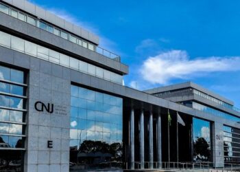 CNJ determina cancelamento de 16 precatórios avaliados em R$ 4,7 bilhões e manda devolver valores à Conta Única do Tesouro Nacional.