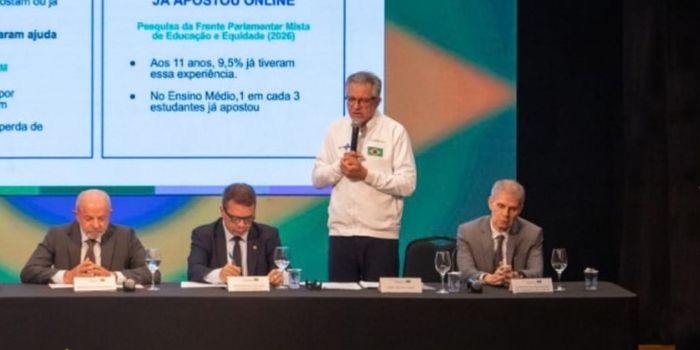Quase 79% do custo social estimado das apostas no Brasil está relacionado à saúde, segundo estudo do IEPS citado por Alexandre Padilha.