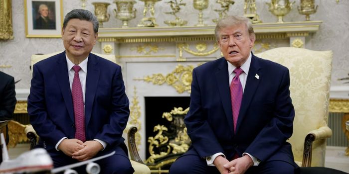 Estados Unidos e China acertaram a criação de um canal de comunicação para incidentes envolvendo inteligência artificial. Trump e Xi também estabeleceram um diálogo bilateral sobre riscos e benefícios da tecnologia.