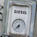 Subsídio ao diesel permanece em R$ 2,12 por litro por mais 30 dias após publicação de portaria do Ministério da Fazenda.