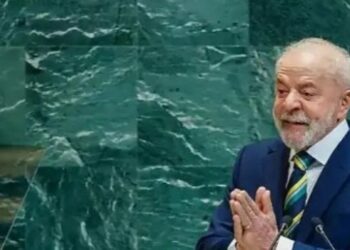 Lula critica o poder de veto na ONU, alerta para o risco de guerra global e cobra ação das grandes potências diante do aumento dos conflitos armados.