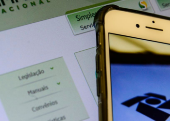 Micro e pequenas empresas têm até 30 de setembro para optar pelo Simples Nacional e definir como vão recolher CBS e IBS em 2027.