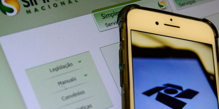 Micro e pequenas empresas têm até 30 de setembro para optar pelo Simples Nacional e definir como vão recolher CBS e IBS em 2027.