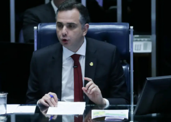 Senado aprova Rodrigo Pacheco para o TCU, enquanto Congresso analisa PEC que acaba com escala 6x1 e medida sobre a “taxa das blusinhas”.