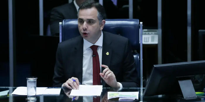 Senado aprova Rodrigo Pacheco para o TCU, enquanto Congresso analisa PEC que acaba com escala 6x1 e medida sobre a “taxa das blusinhas”.