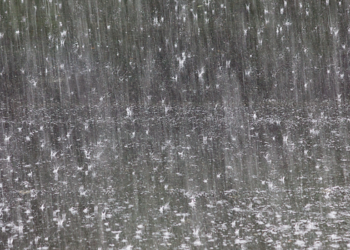 Frente fria perde força nesta terça-feira (8), mas chuva e trovoadas continuam em várias regiões do Brasil. Veja a previsão do tempo para cada região.