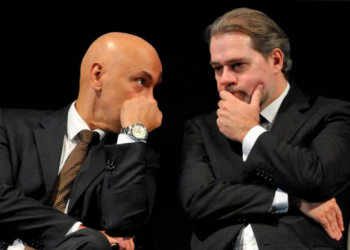OAB-DF aprova envio de pedidos de impeachment contra Alexandre de Moraes e Dias Toffoli e propõe investigação sobre ministros do STF.