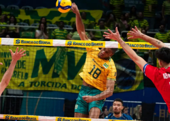 Brasil vence o Chile por 3 sets a 0 na estreia do Sul-Americano de Vôlei Masculino e volta à quadra nesta quarta-feira contra a Bolívia.