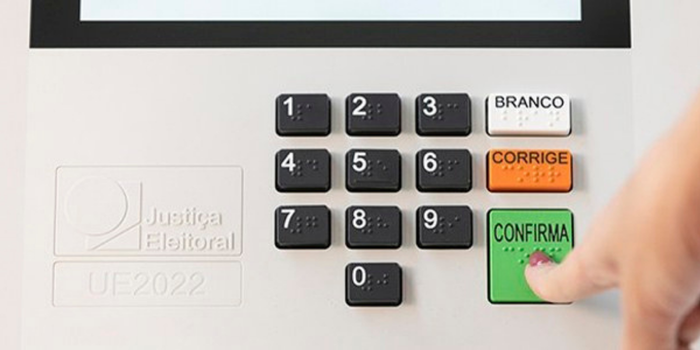 Simulador da Justiça Eleitoral permite conhecer a sequência dos votos e praticar o uso da urna antes das Eleições 2026.