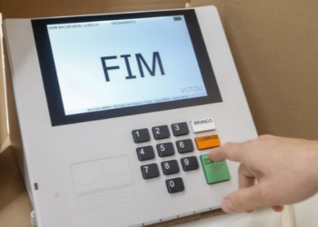 Eleições 2026 terão seis escolhas na urna no dia 4 de outubro. Veja a ordem dos cargos, quantidade de dígitos e orientações para votar.