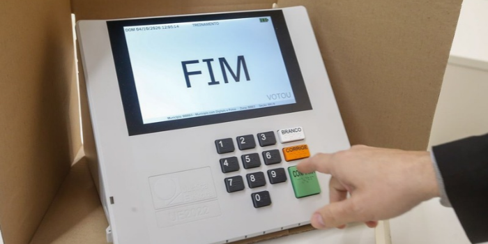 Eleições 2026 terão seis escolhas na urna no dia 4 de outubro. Veja a ordem dos cargos, quantidade de dígitos e orientações para votar.