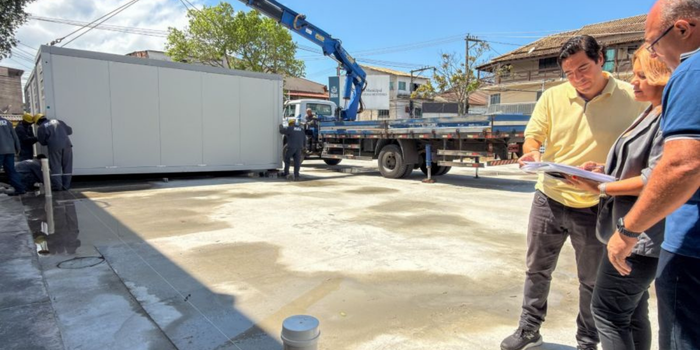 Hospital Municipal de Rio das Ostras começa a receber estrutura para mais de 20 novos leitos destinados principalmente a pacientes de trauma.