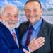 Lula confirma presença nos debates da Band e da Globo no segundo turno contra Flávio Bolsonaro, segundo anúncio de Edinho Silva.