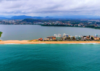 Macaé realiza consulta pública para ouvir moradores e frequentadores sobre problemas e prioridades do litoral e elaborar o Plano Municipal de Gerenciamento Costeiro.