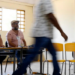 Eleições 2026 acontecem neste domingo (4). Veja a ordem dos seis votos, documentos aceitos, regras para celular e outras orientações para votar.
