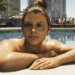 Vídeo de cinco minutos atribuído a GTA 6 mostra supostas cenas de Lucia em Vice City, mas a Rockstar Games ainda não confirmou a autenticidade do material.