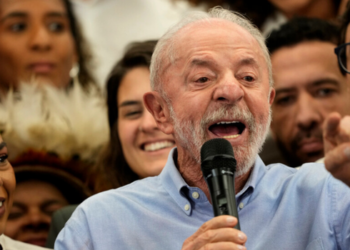 Planalto nega contato entre Lula e Roberta Luchsinger, que pretende negociar delação premiada em meio a investigações da Polícia Federal.