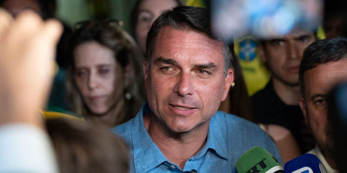 STF recebe investigação sobre suspeitas de lavagem de dinheiro e evasão fiscal envolvendo Flávio Bolsonaro, Willer Tomaz e empresas ligadas a apostas.