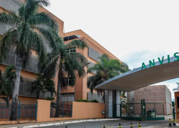 Anvisa suspende a venda de picolé com magnésio e inositol e determina o recolhimento do suplemento Body Strong Protein, da Equaliv.