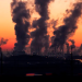 Relatório da Oxfam aponta que os 0,1% mais ricos poluem mais que 3,5 bilhões de pessoas e alerta para os impactos desiguais da crise climática.