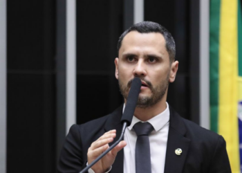 Cleitinho Azevedo, do Republicanos, foi eleito governador de Minas Gerais no primeiro turno das Eleições 2026.