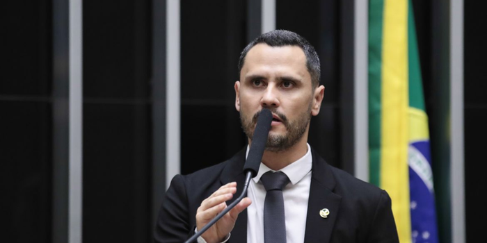 Cleitinho Azevedo, do Republicanos, foi eleito governador de Minas Gerais no primeiro turno das Eleições 2026.