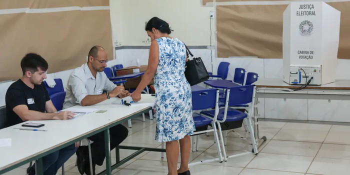 Sete estados terão segundo turno para governador nas Eleições 2026. Veja os candidatos que voltam às urnas no dia 25 de outubro.