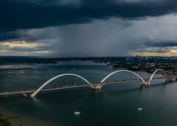 Segunda-feira (5) será de chuva forte e risco de temporais em áreas do Centro-Oeste, Sul e Sudeste. Norte e Nordeste mantêm calor e pancadas isoladas.